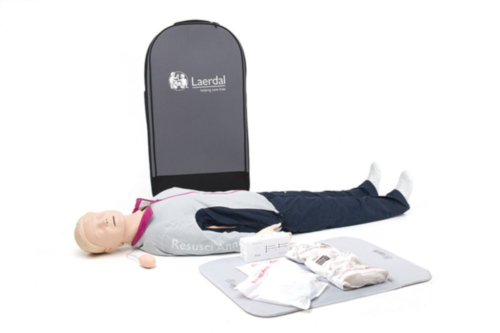 Laerdal Resusci Anne First Aid Kokovartalo Nukke Vetolaukulla - 4382