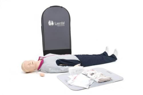 Laerdal Resusci Anne First Aid Kokovartalo Nukke Vetolaukulla - 9478